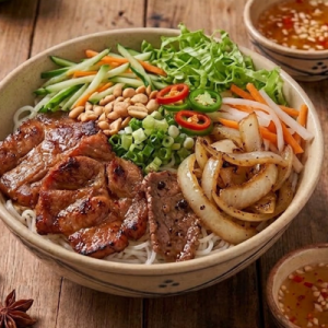 Bún bò xào hành (Stir-Fried Beef & White Onion w/ Vermicelli)